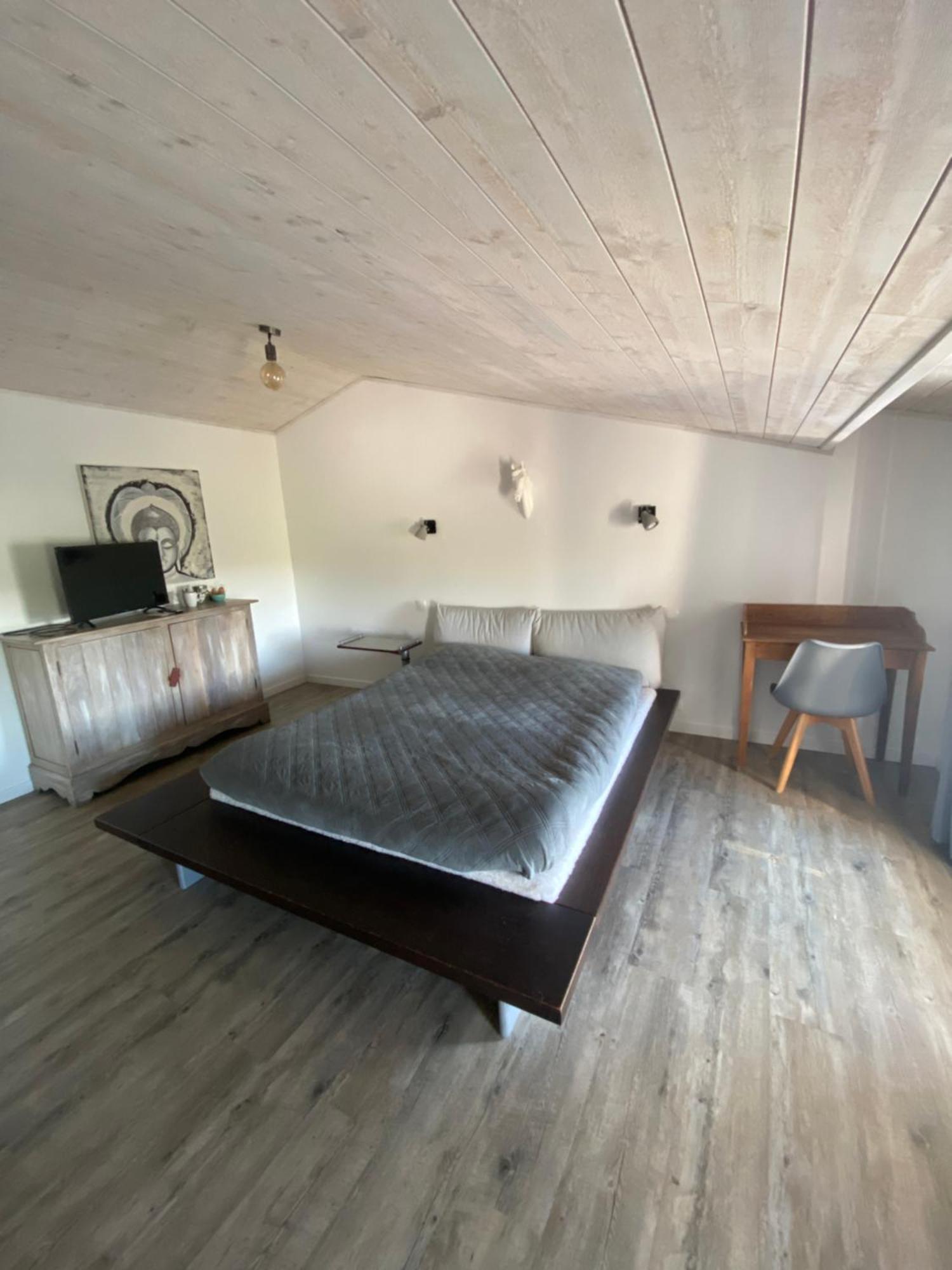 Chez Isabelle Et Johann Bed & Breakfast